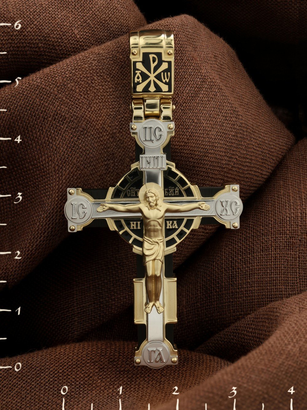 Крест из лимонного золота c эмалью и эбеновым деревом