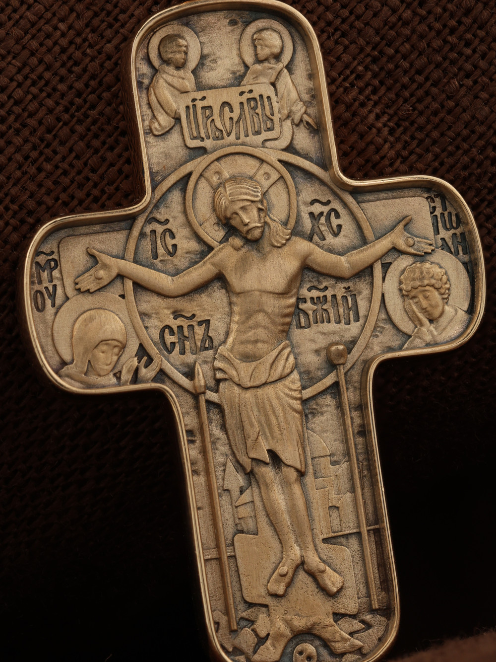 Крест из золота