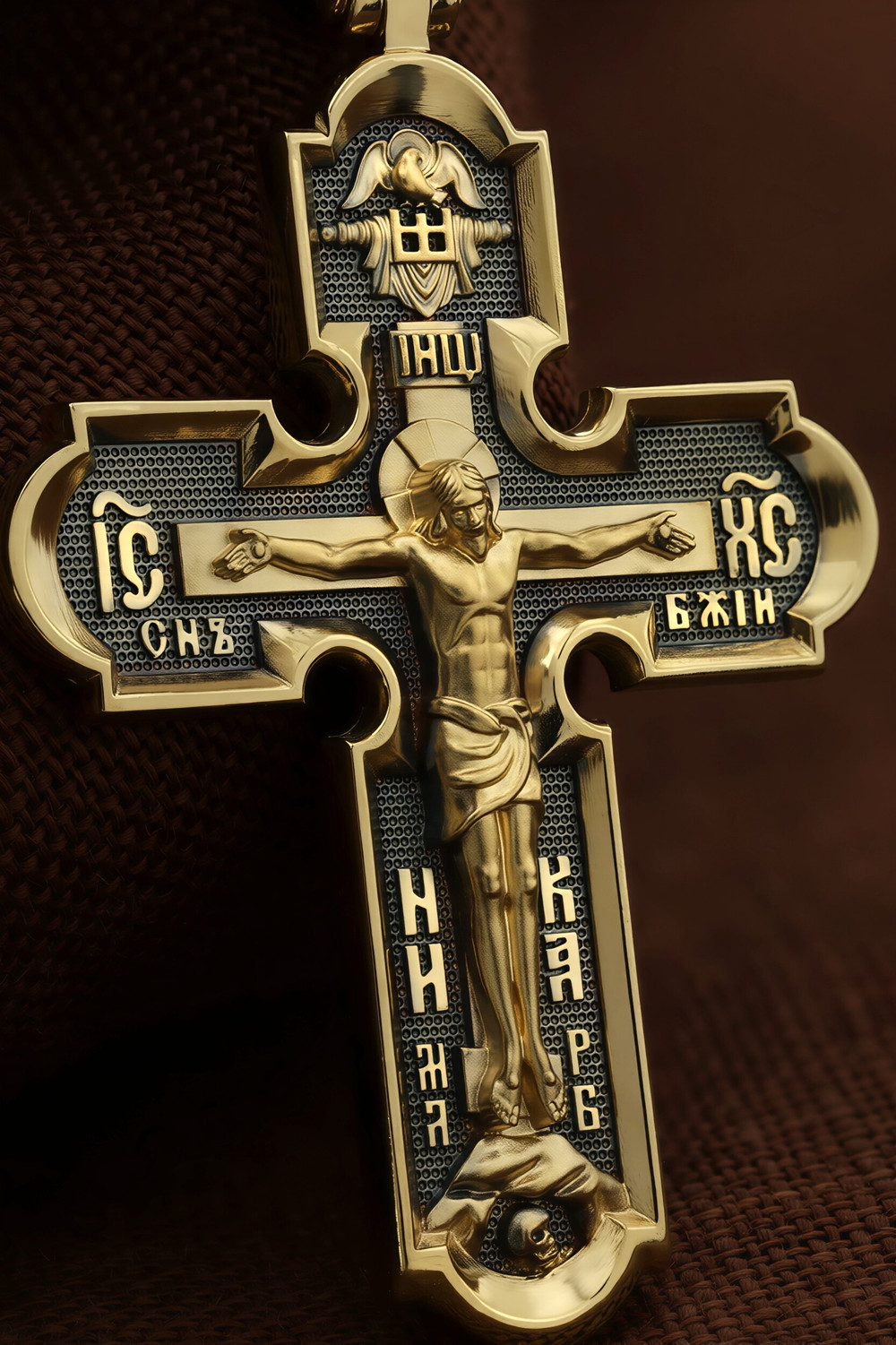 Крест из лимонного золота