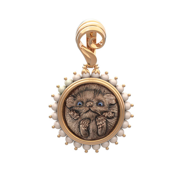 Подвеска из золота c эмалью и жемчугом