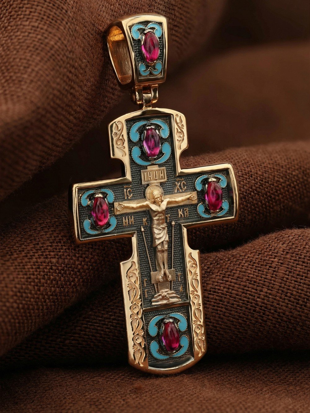 Крест из золота c эмалью и рубином