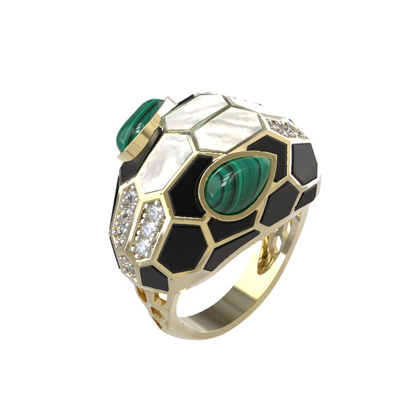 Кольцо из лимонного золота c бриллиантами, рубином, ониксом, малахитом и перламутром