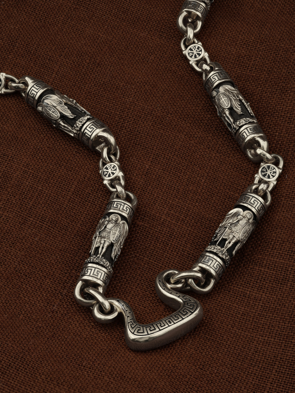 Цепь из белого золота c эмалью и эбеновым деревом