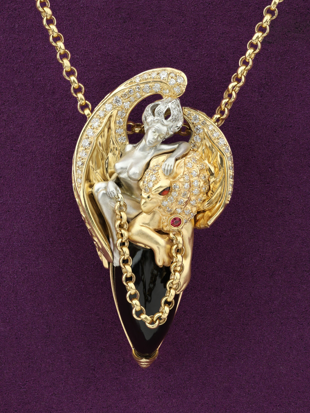 Колье из лимонного золота c эмалью, бриллиантами, рубином, ониксом и рубином