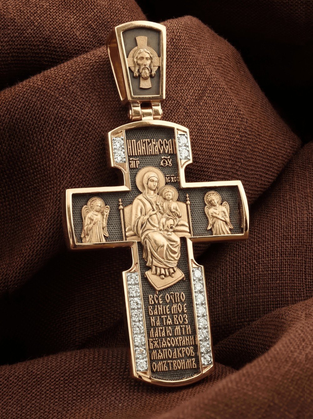 Крест из золота c бриллиантами