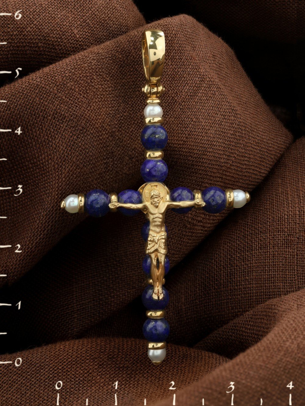 Крест из лимонного золота c жемчугом и лазуритом