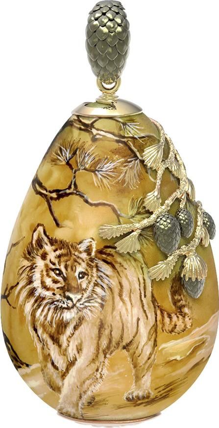 Подвеска из лимонного золота c росписным янтарём