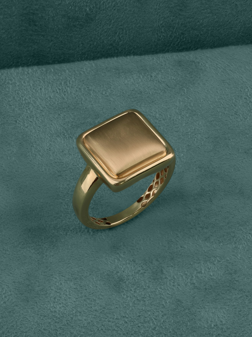 Кольцо из золота