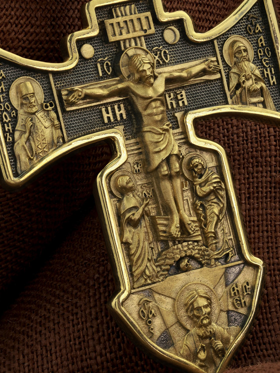 Крест из лимонного золота