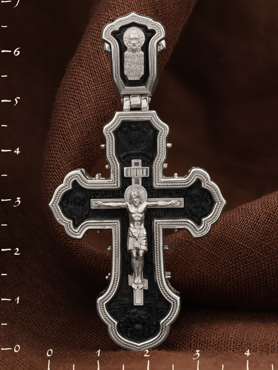 Крест из белого золота c эбеновым деревом