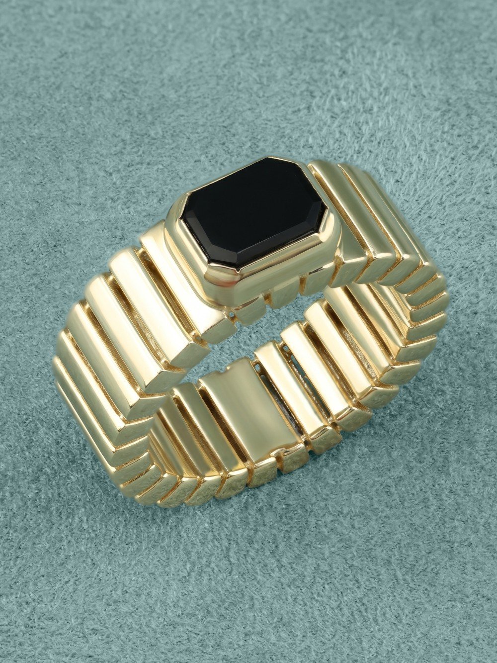 Кольцо из лимонного золота c ониксом