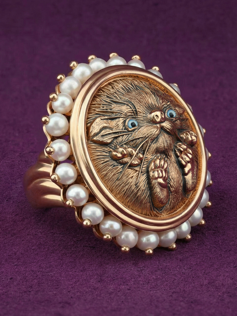 Кольцо из золота c эмалью и жемчугом