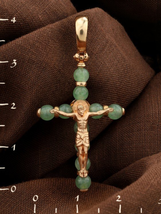 Крест из золота c нефритом