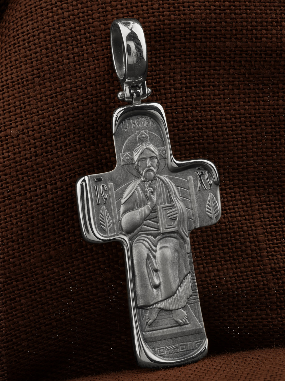 Крест из белого золота