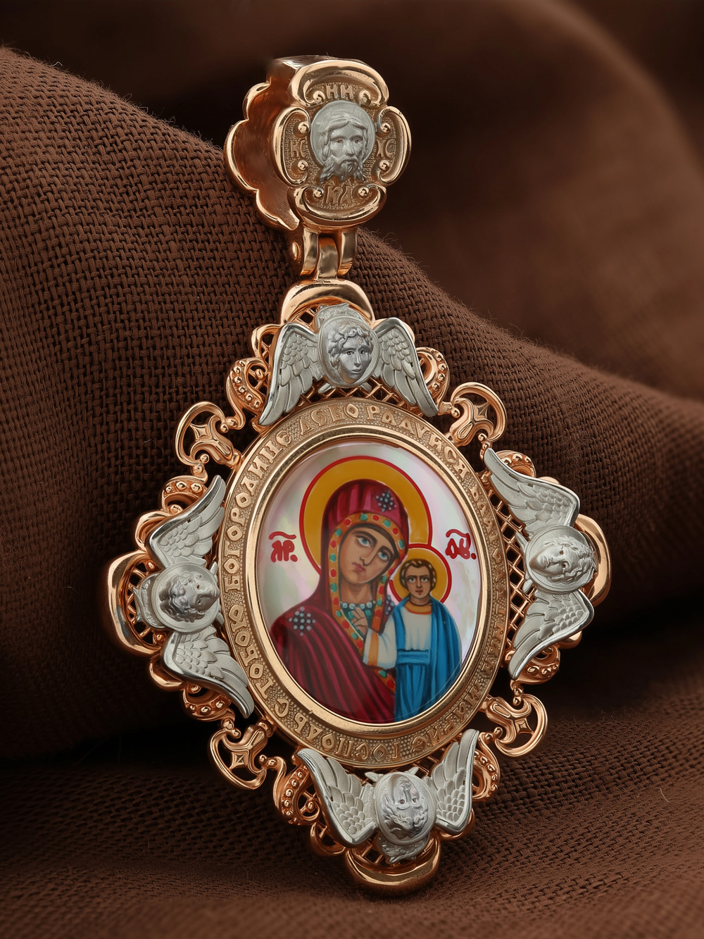 Образок из золота c эмалью и перламутром