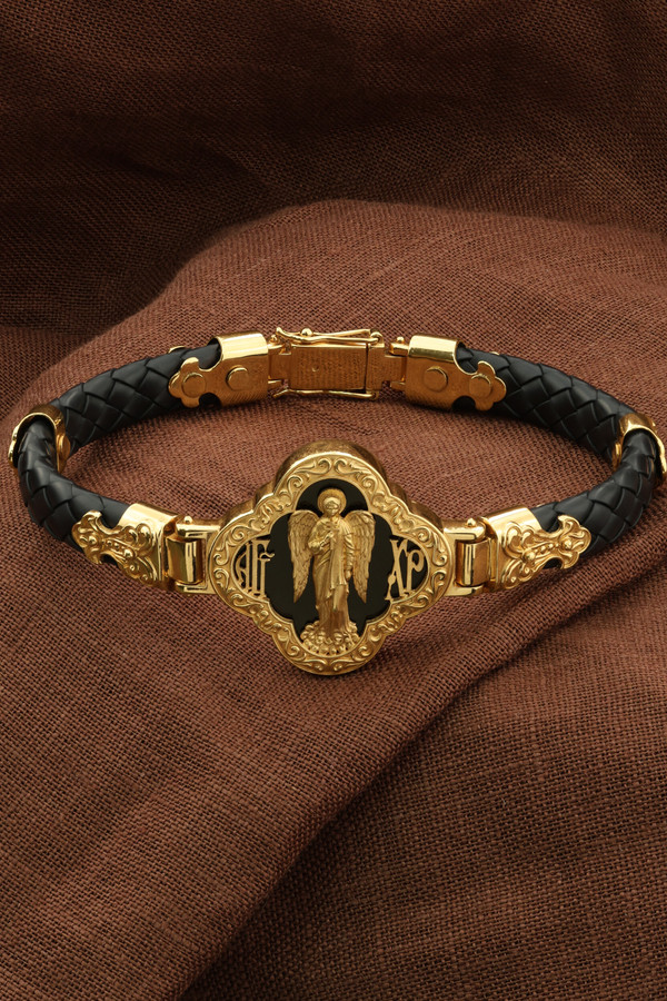 Браслет из лимонного золота c шнурком и ониксом