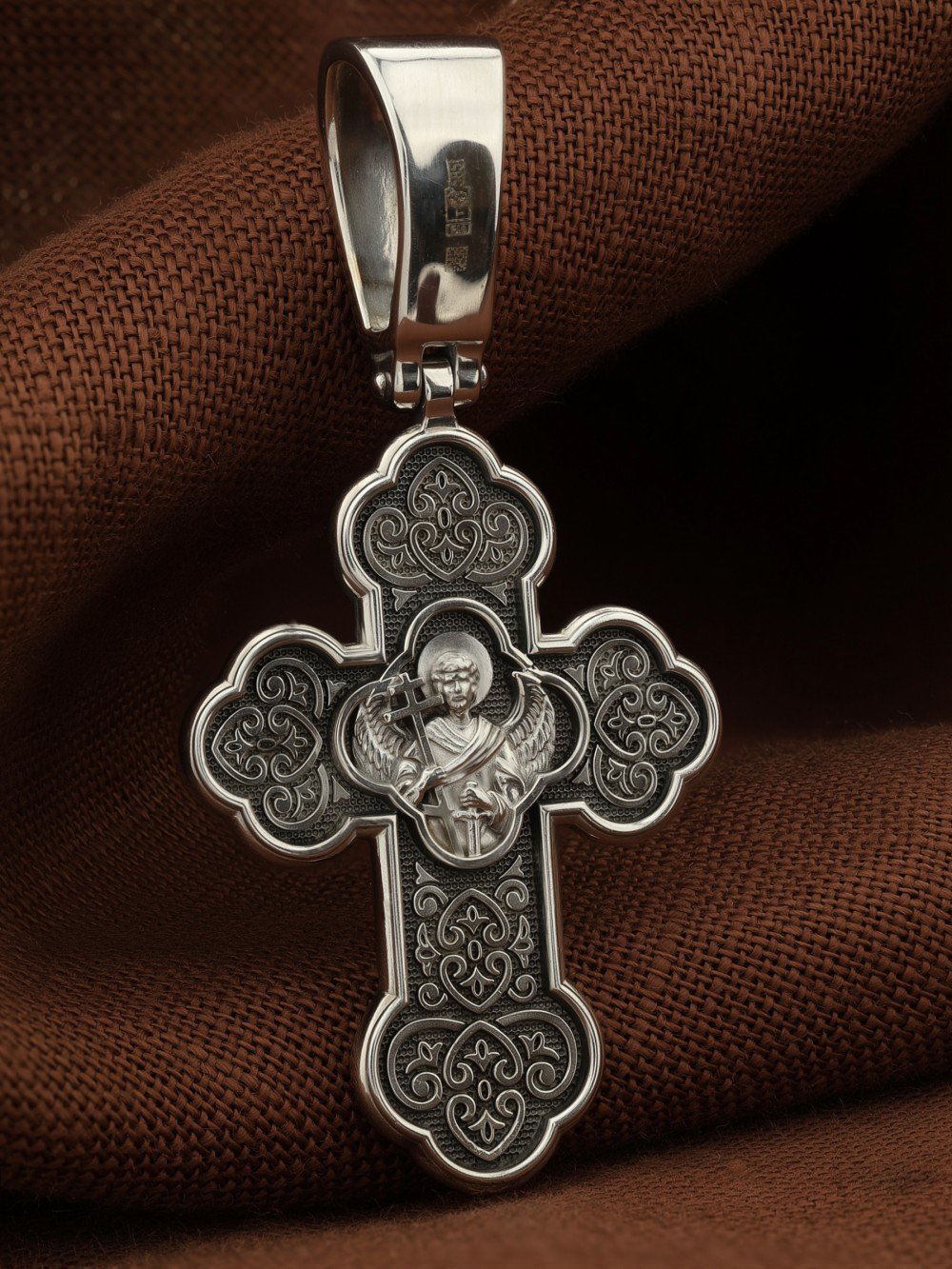 Крест из белого золота