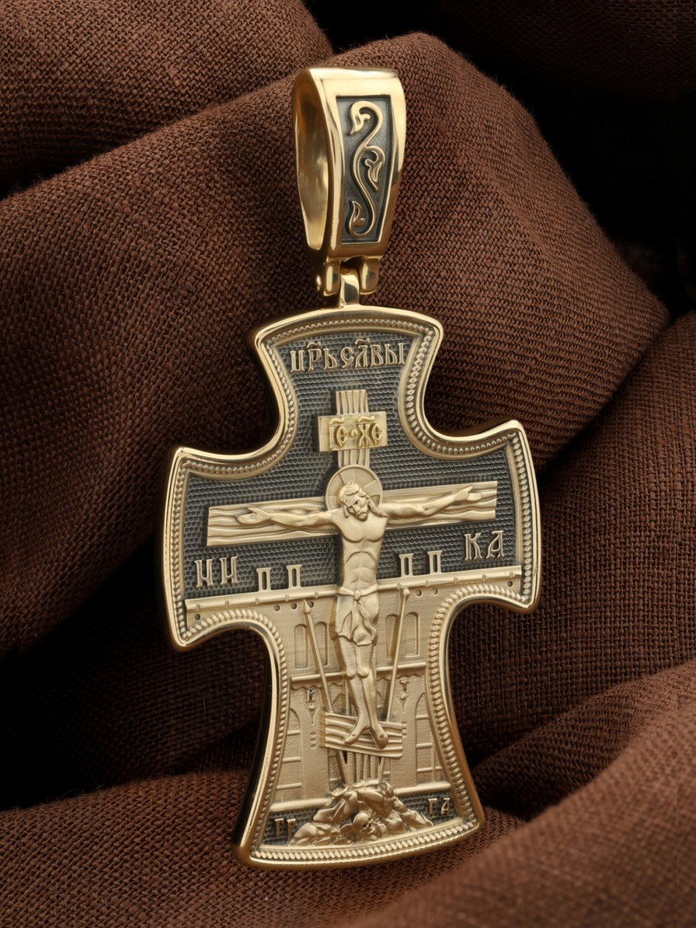 Крест из лимонного золота