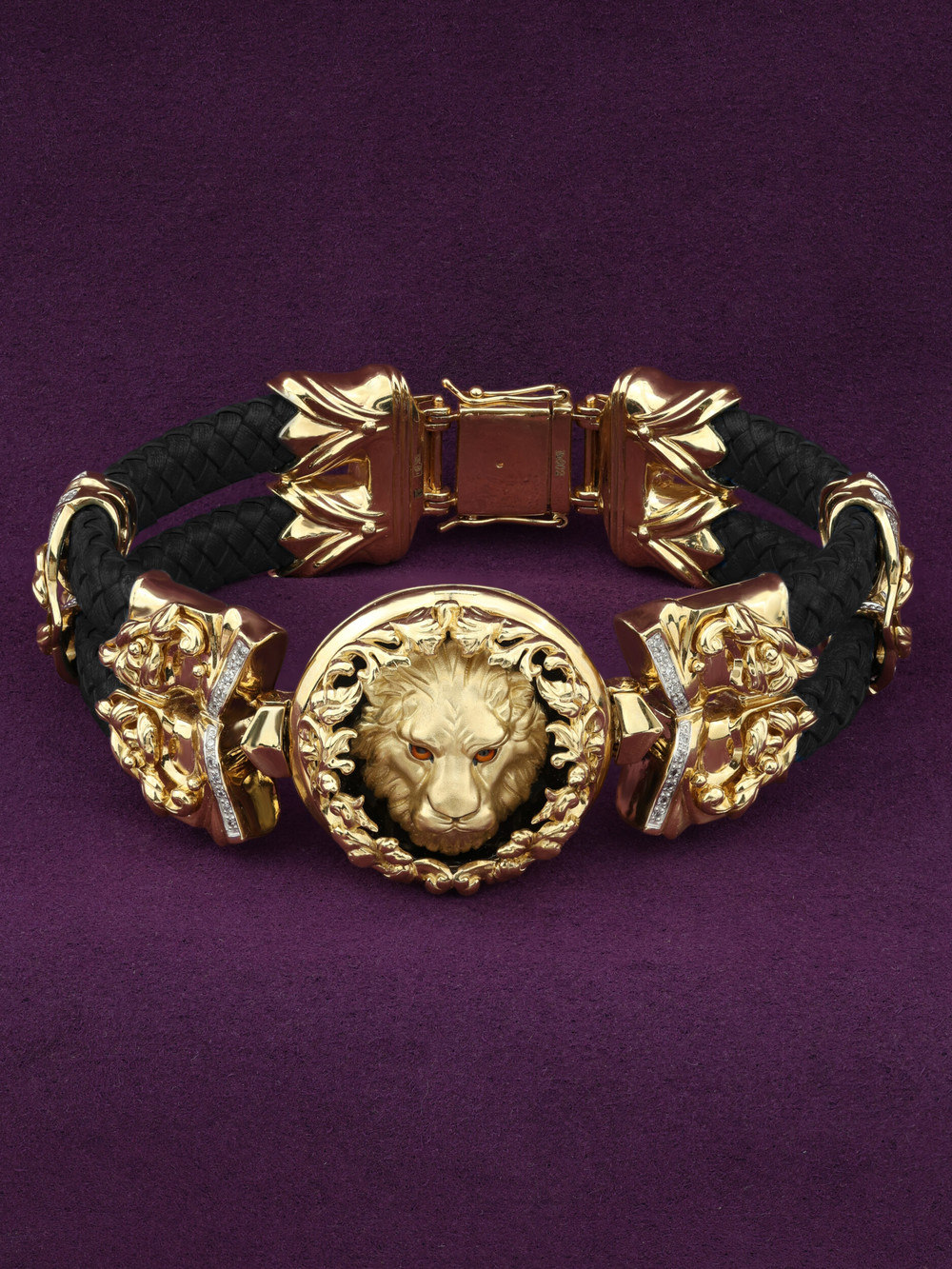 Браслет из лимонного золота c эмалью, бриллиантами, шнурком и ониксом