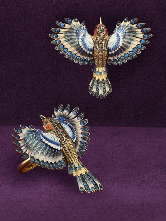 Брошь из лимонного золота c эмалью и фианитом