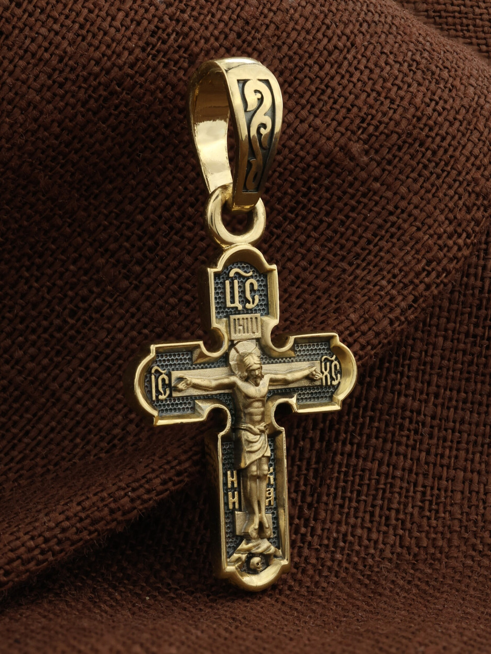 Крест из лимонного золота