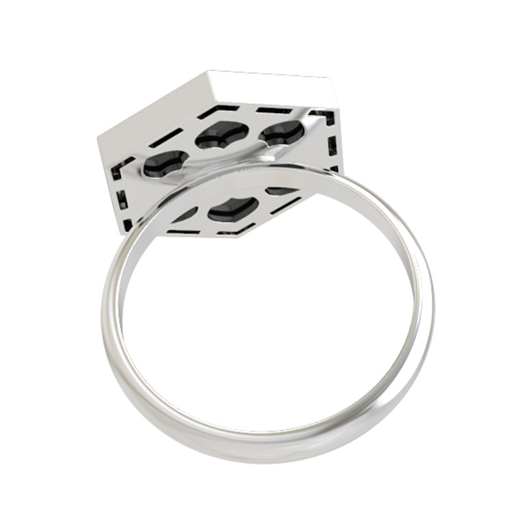 Кольцо из белого золота c ониксом