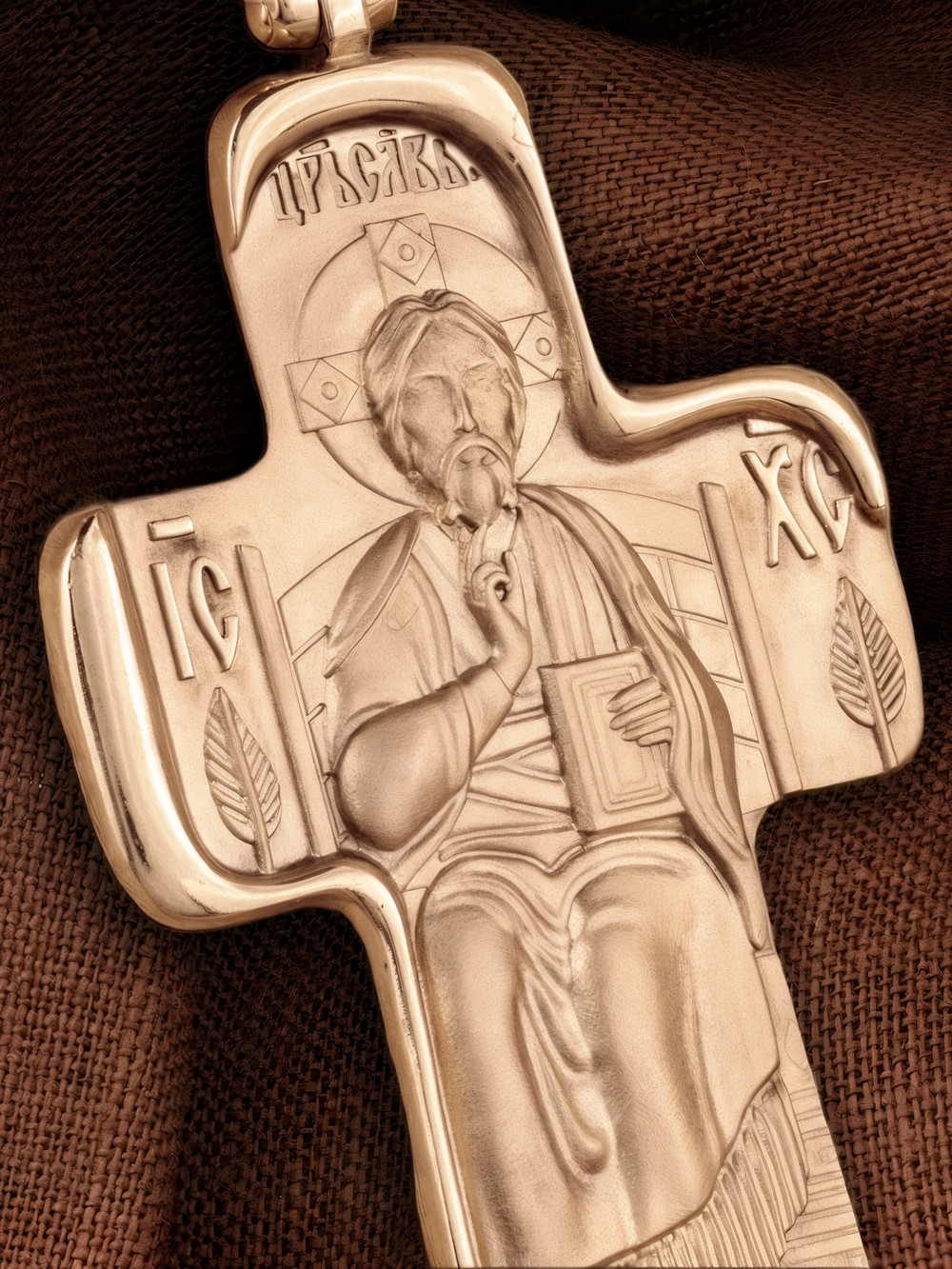 Крест из золота