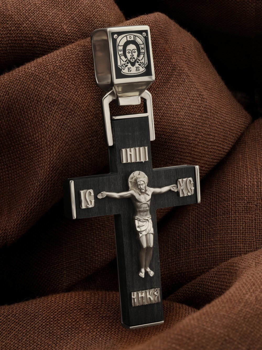 Крест из белого золота c эмалью и эбеновым деревом