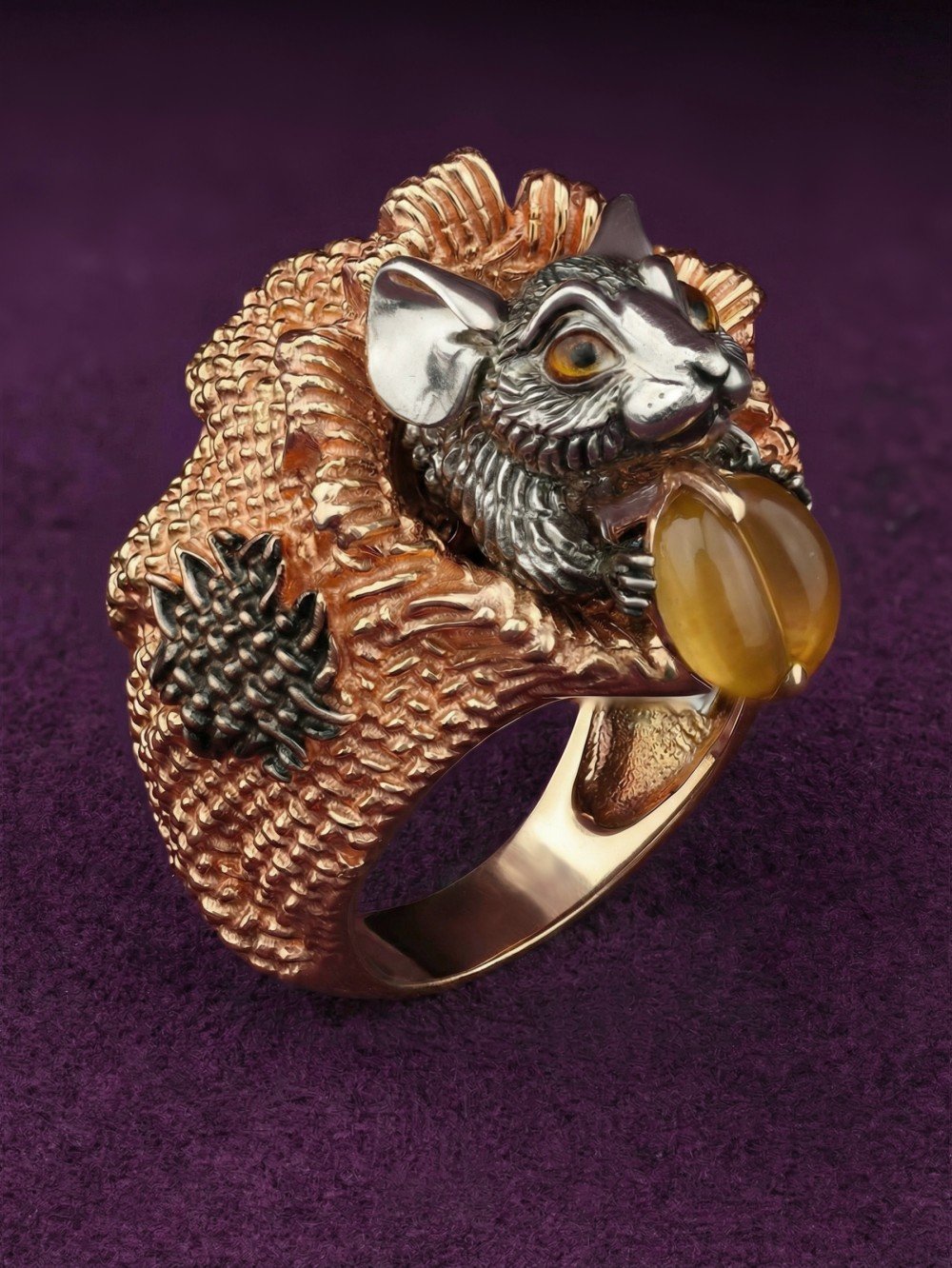 Кольцо из золота c эмалью и янтарём