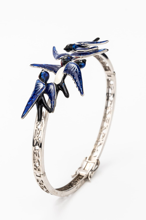 Браслет из белого золота c эмалью