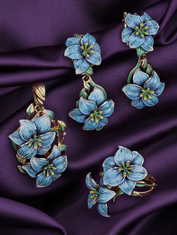 Кольцо из лимонного золота c эмалью