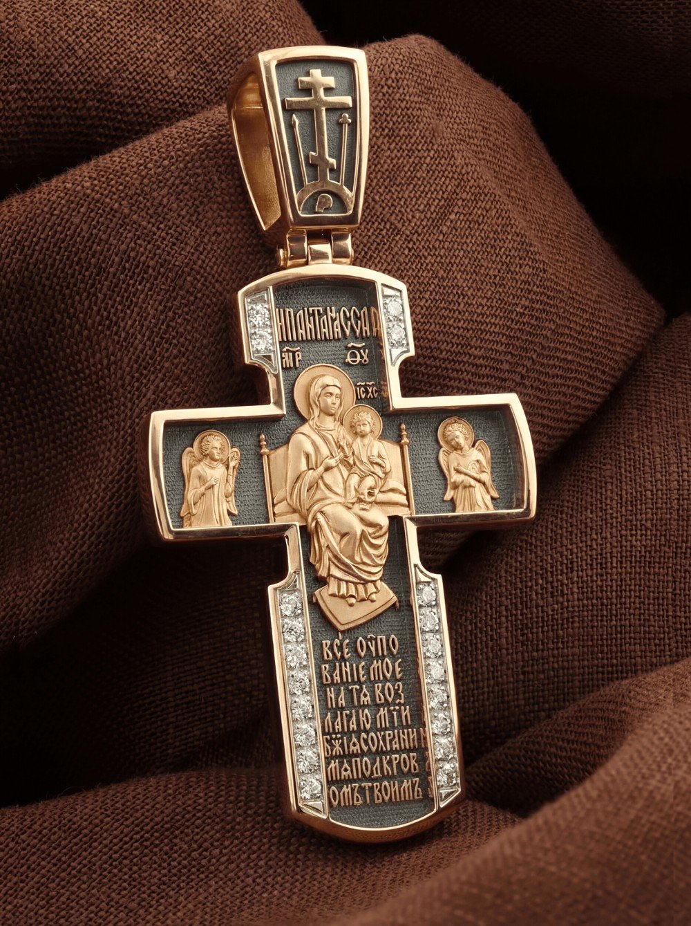 Крест из золота c бриллиантами