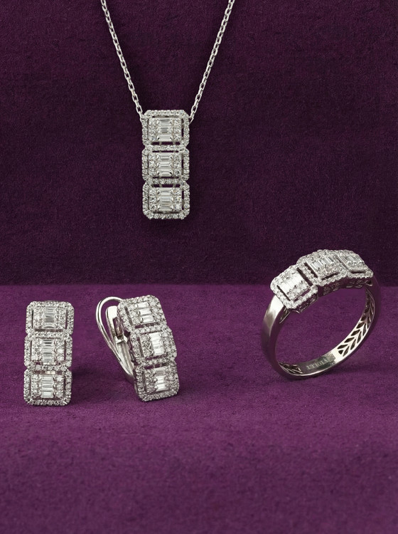 Кольцо из белого золота c бриллиантами