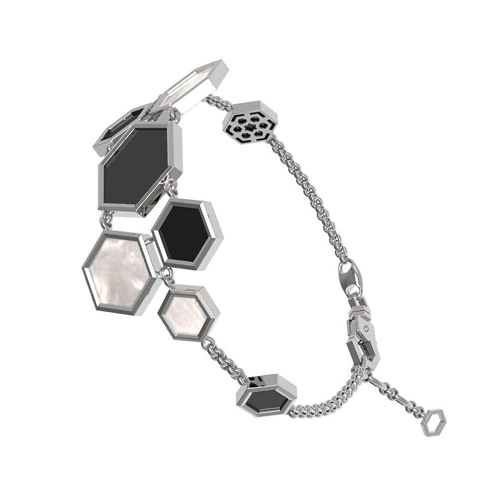 Браслет из белого золота c ониксом и перламутром