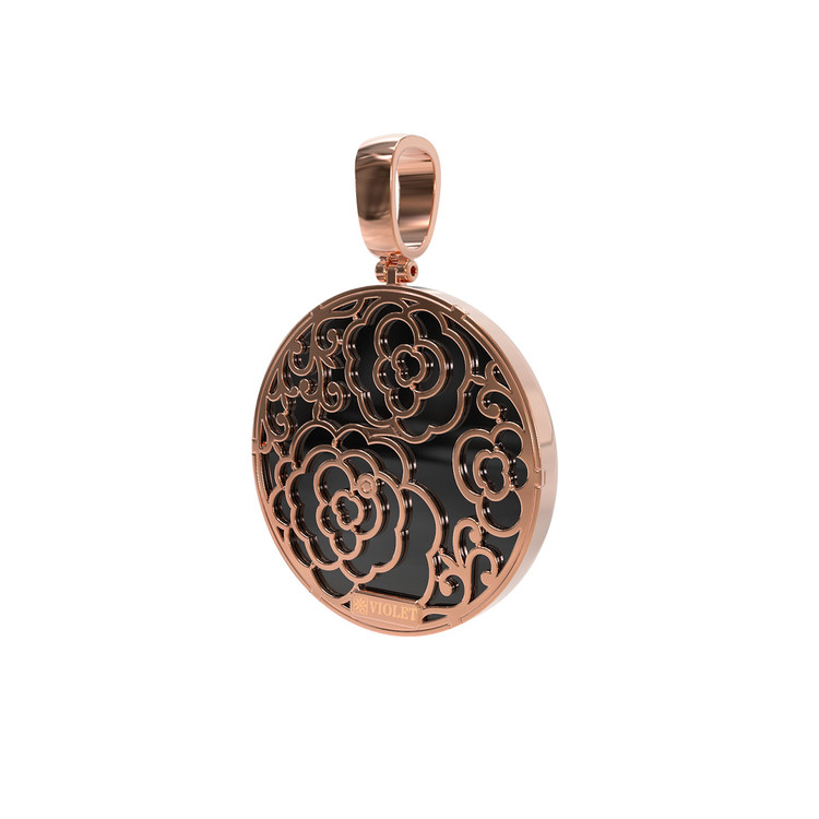 Подвеска из золота c ониксом и перламутром