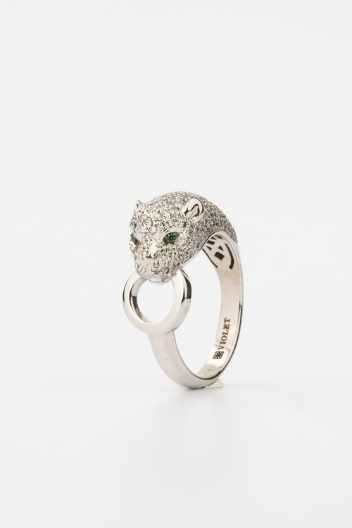 Кольцо из белого золота c бриллиантами и изумрудом