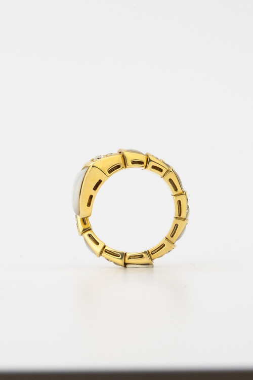 Кольцо из лимонного золота c бриллиантами и перламутром