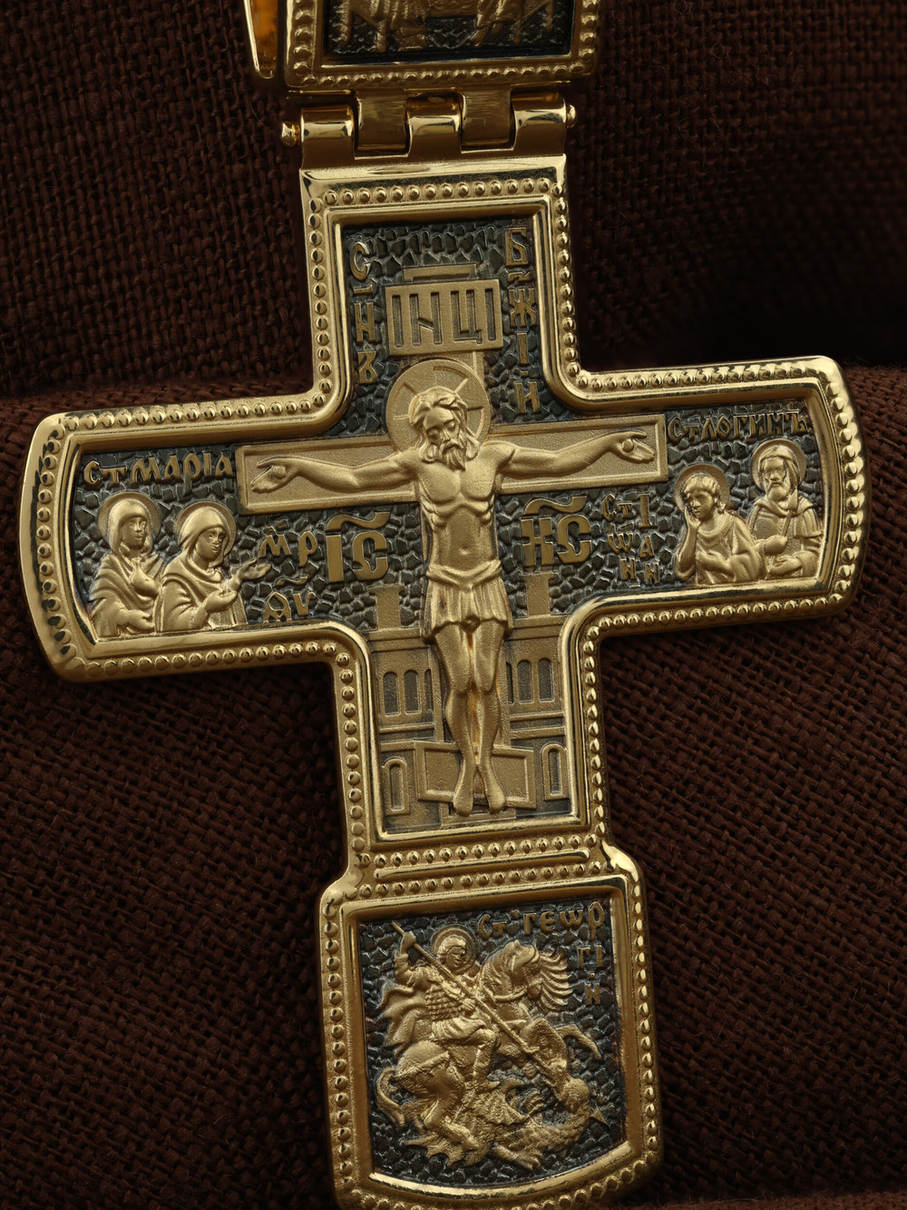 Крест из лимонного золота