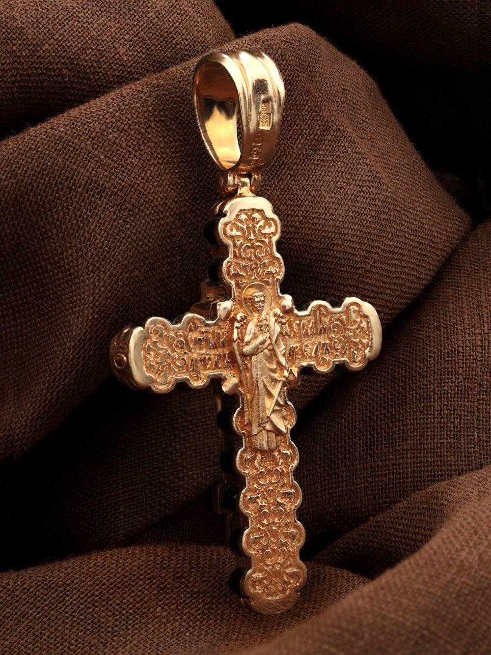 Крест из золота c ониксом