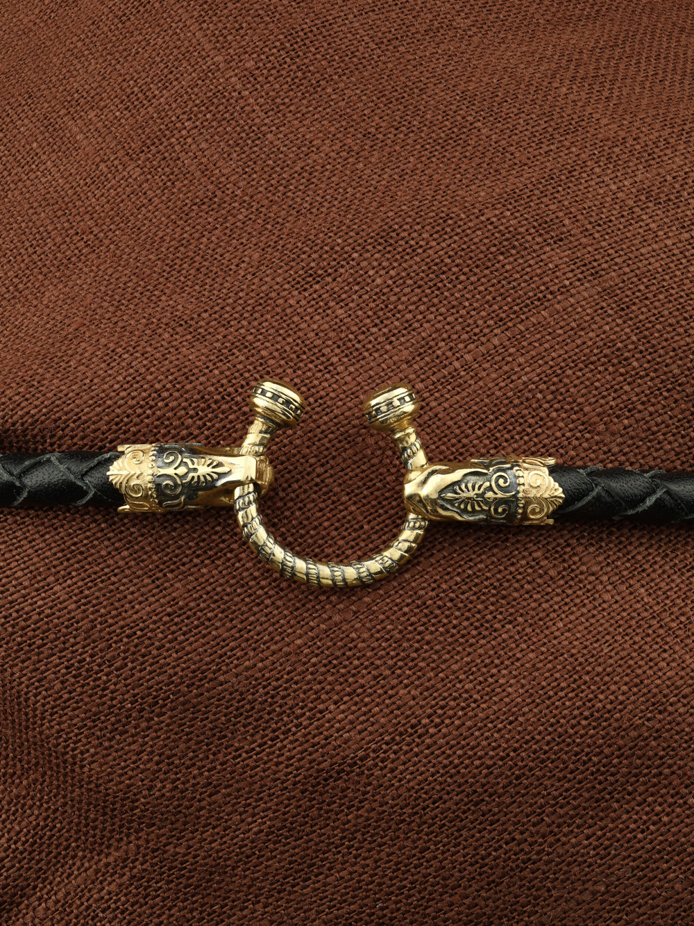 Гайтан из лимонного золота c кожаным шнурком