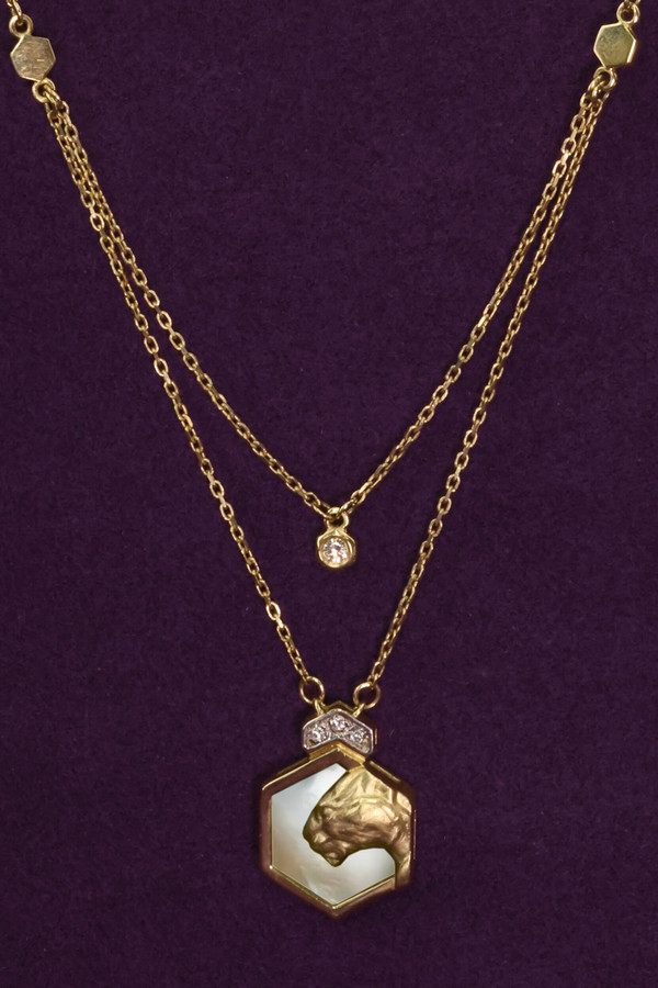 Колье из лимонного золота c бриллиантами и перламутром