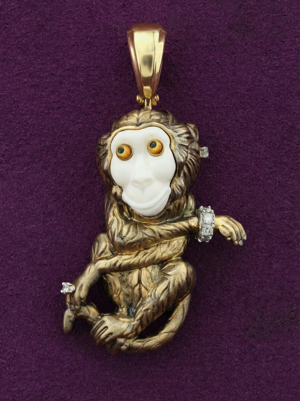 Подвеска из лимонного золота c эмалью, бриллиантами, рубином и бивнем мамонта