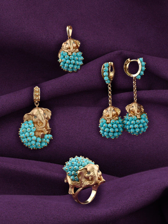 Подвеска из золота c эмалью и бирюзой