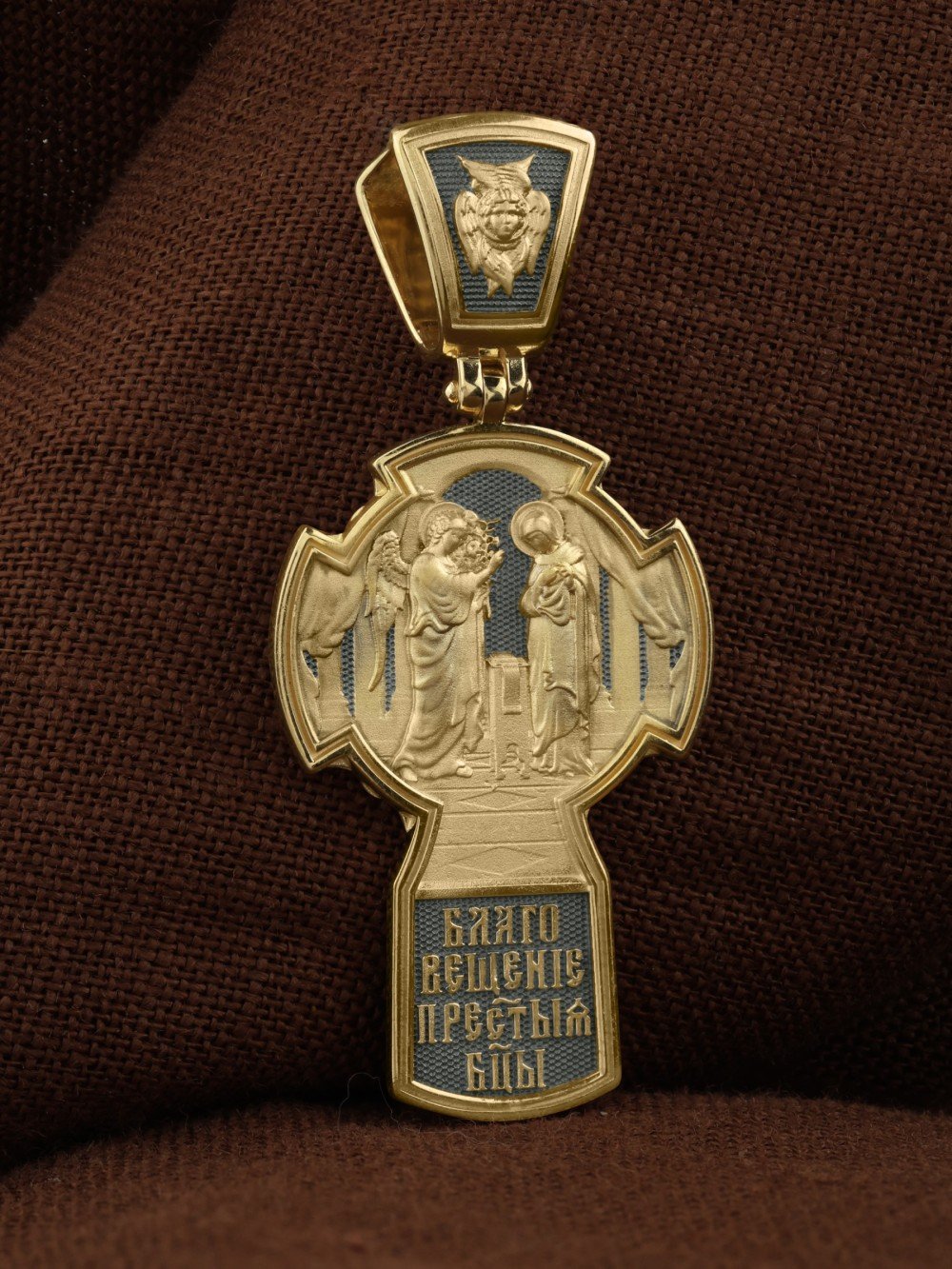 Крест из лимонного золота