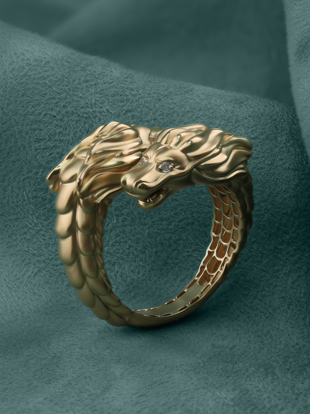 Кольцо из золота c бриллиантами