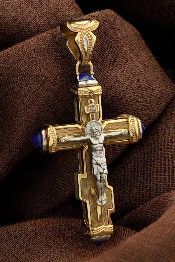 Крест из лимонного золота c лазуритом и железным деревом