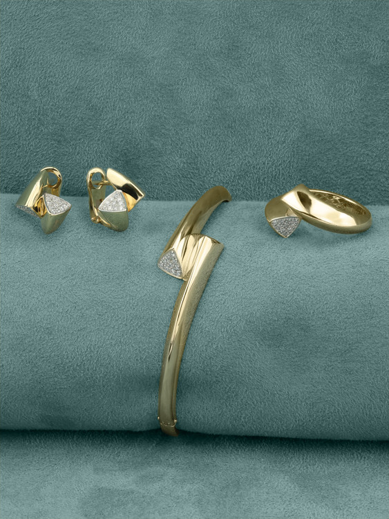 Серьги из лимонного золота c бриллиантами