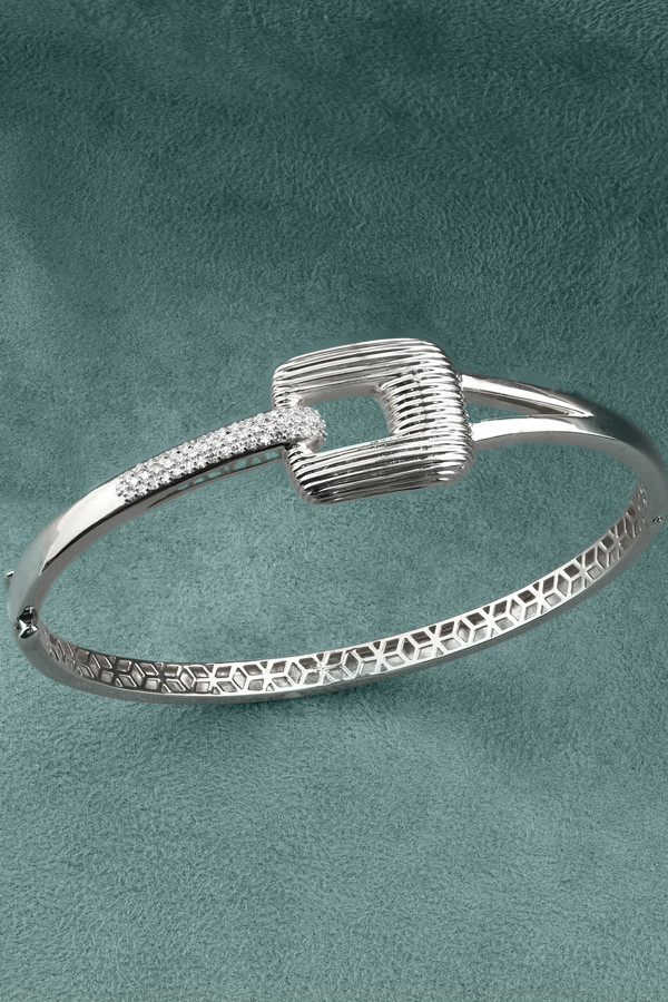 Браслет из белого золота c бриллиантами