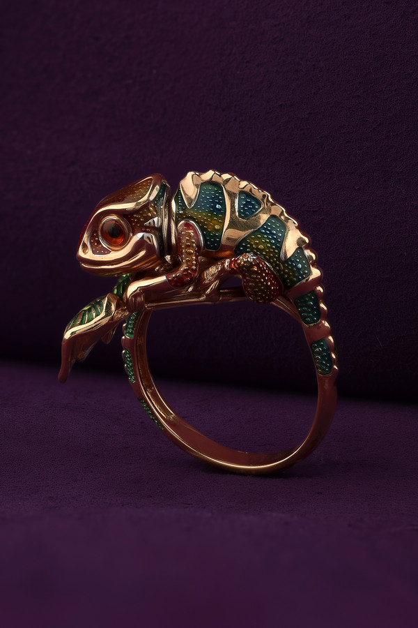 Кольцо из золота c эмалью