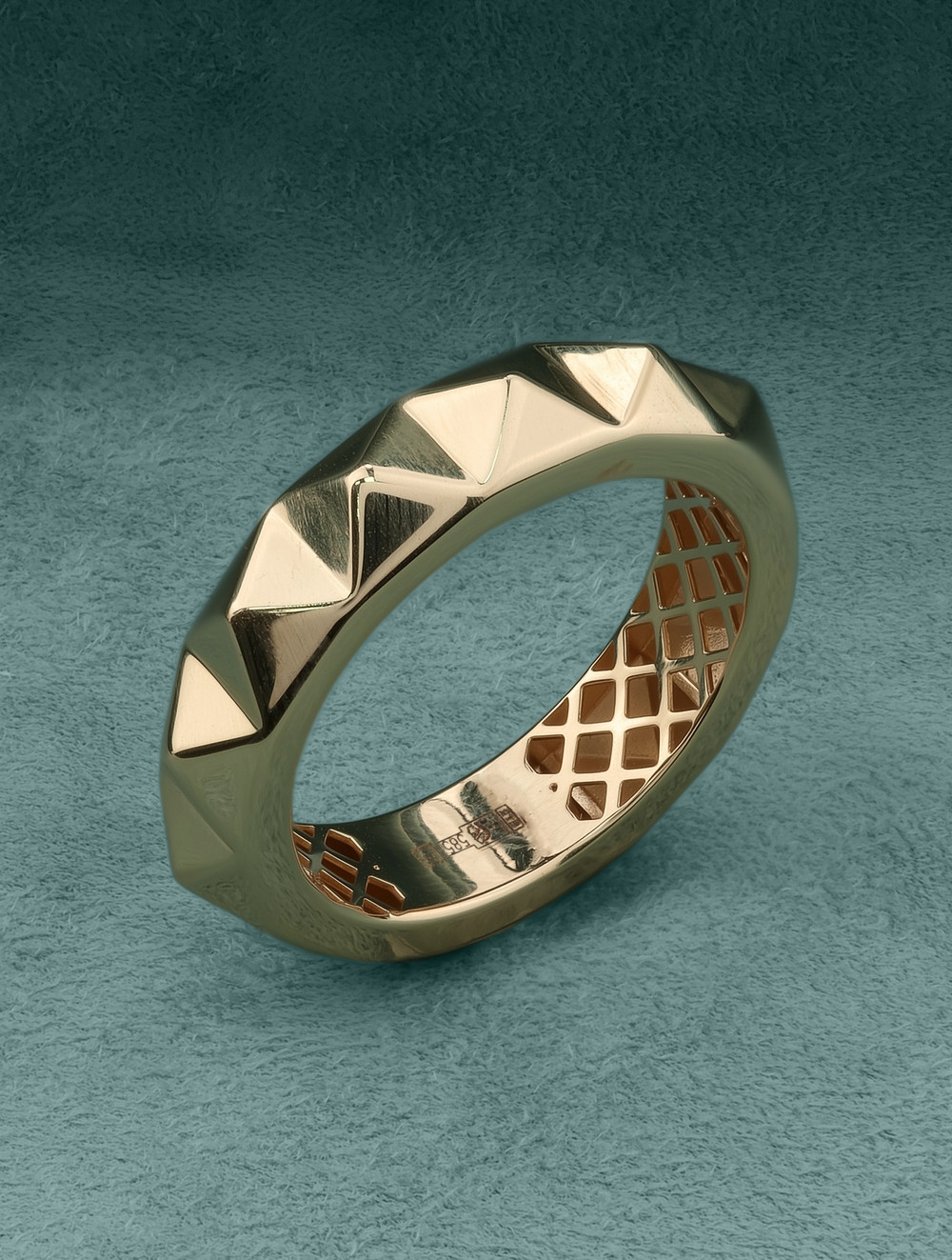 Кольцо из золота